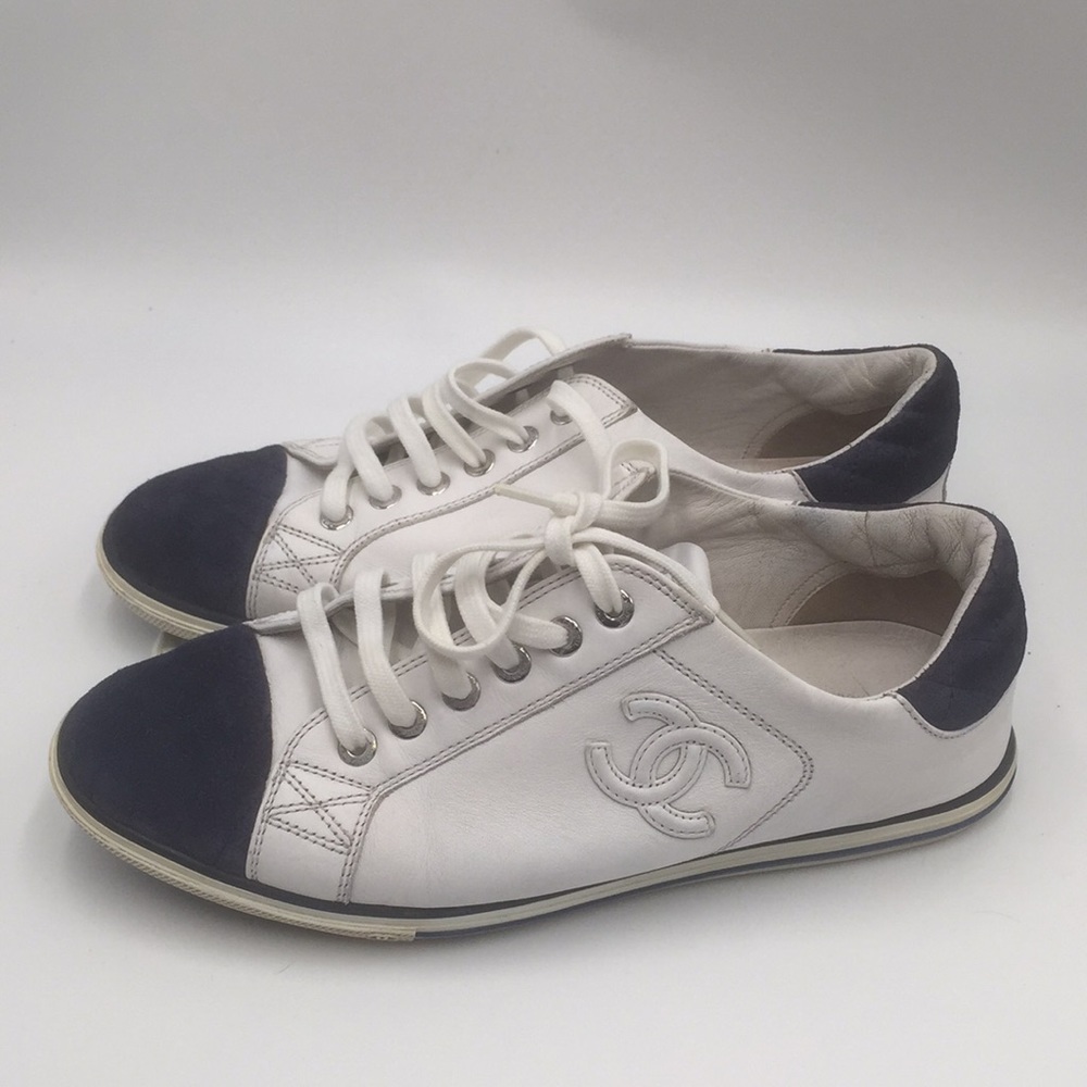 CHANEL WOMAN’S SNEAKERS SIZE 371/2